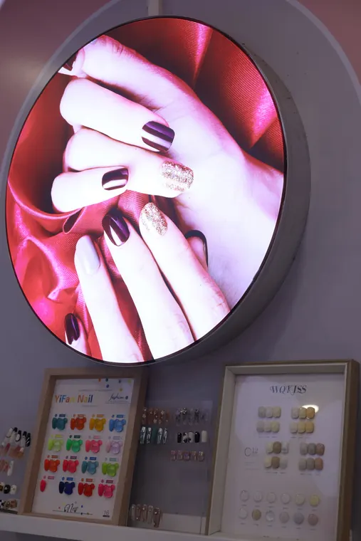 好青丝养发朗庭店头疗服务场景：草本养发适合做之前洗头吗？到店前准备